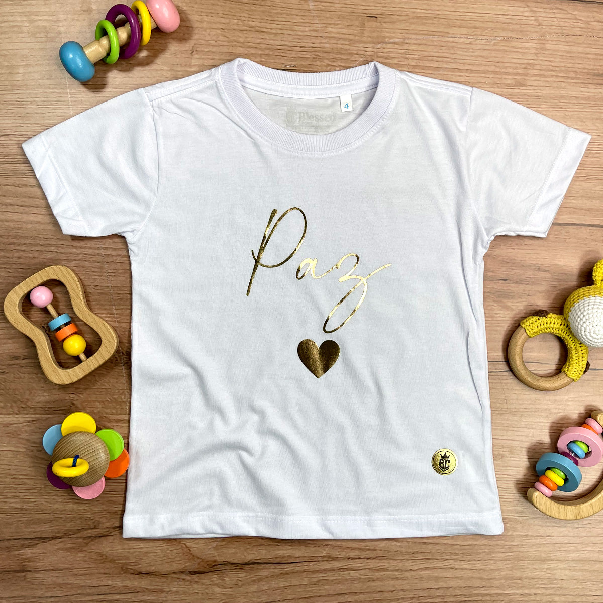 T-Shirt Infantil Branca Paz Coração Dourado