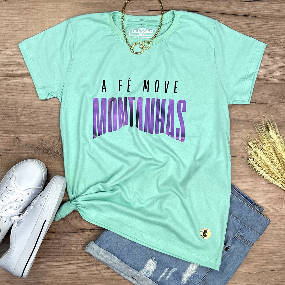 Camiseta Feminina Verde Menta A fé move Montanhas