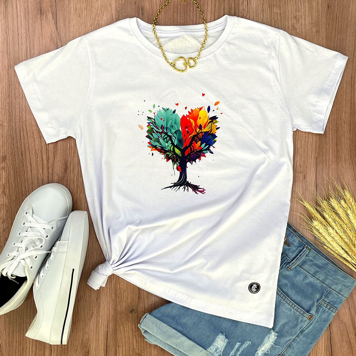 Camiseta Feminina Branca Árvore de Coração