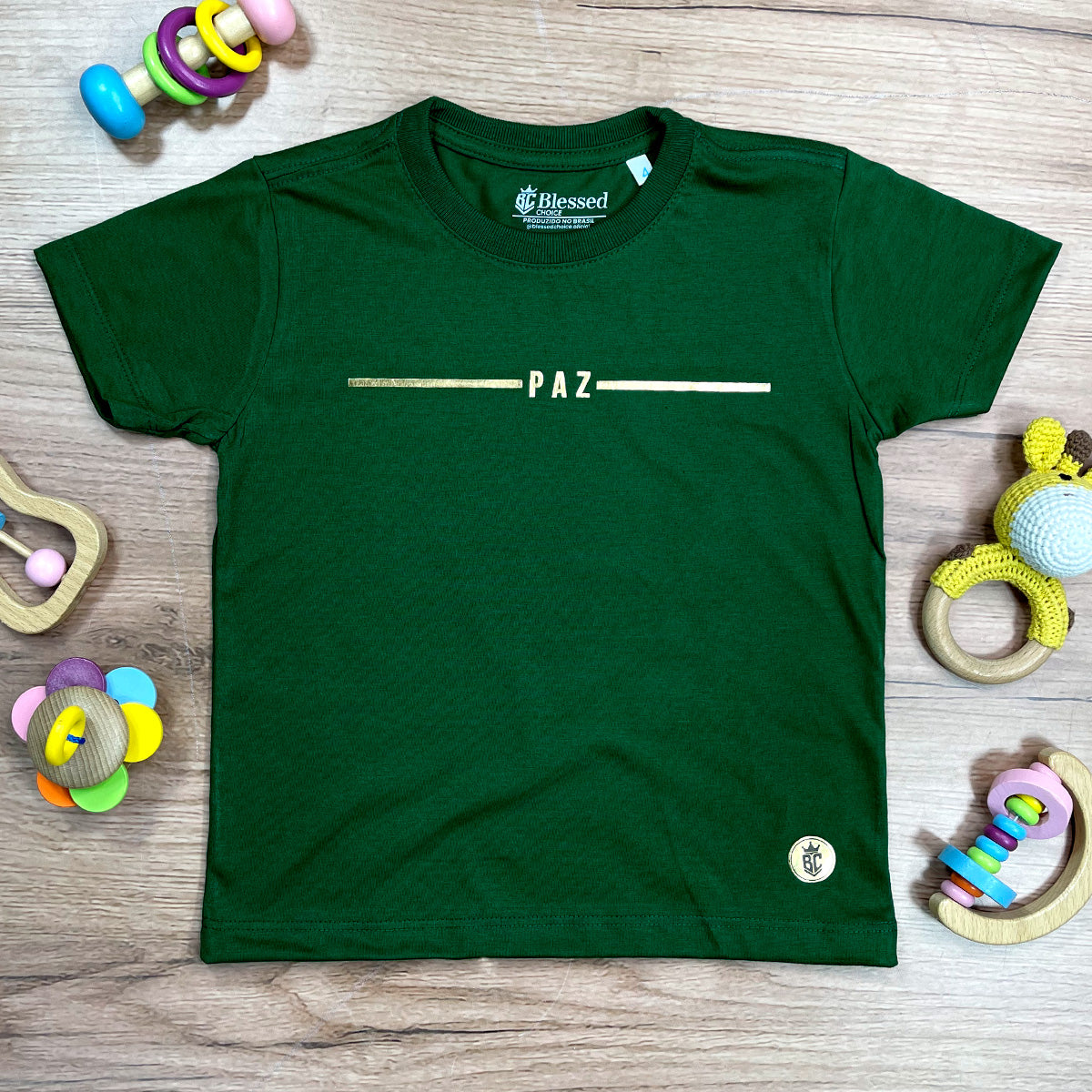 T-Shirt Infantil Verde Paz Dourado