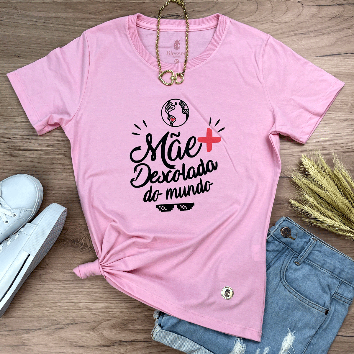 Camiseta Feminina Rosa Mãe Mais Descolada do Mundo
