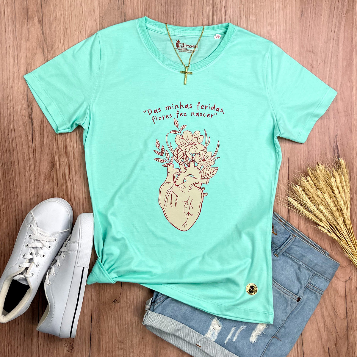 Camiseta Feminina Verde Menta Das Minhas Feridas Flores Fez Nascer