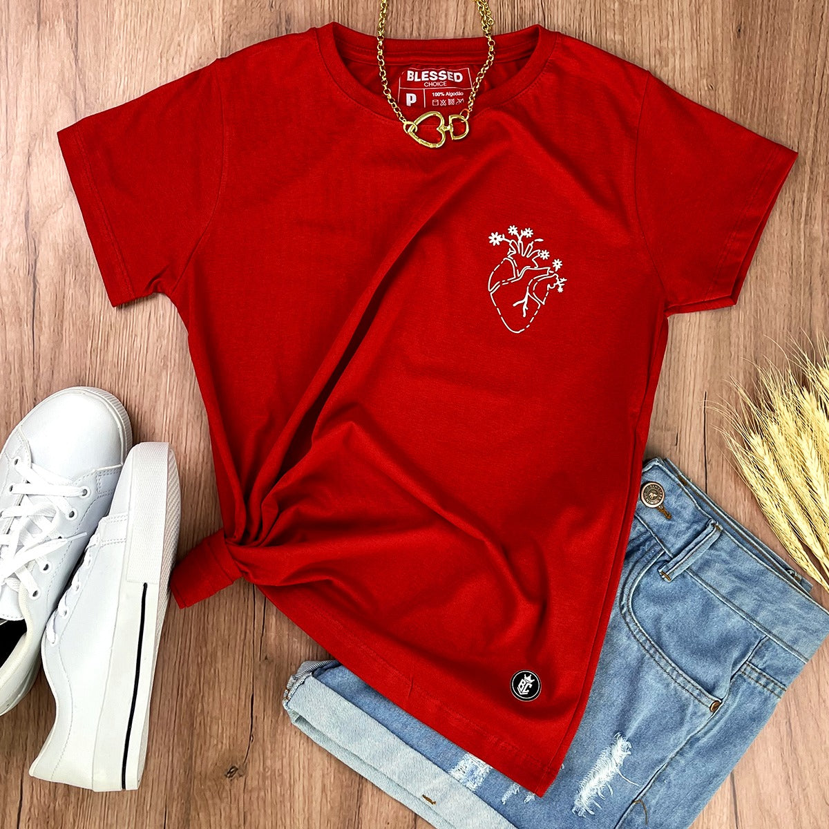 Camiseta Feminina Vermelha Coração