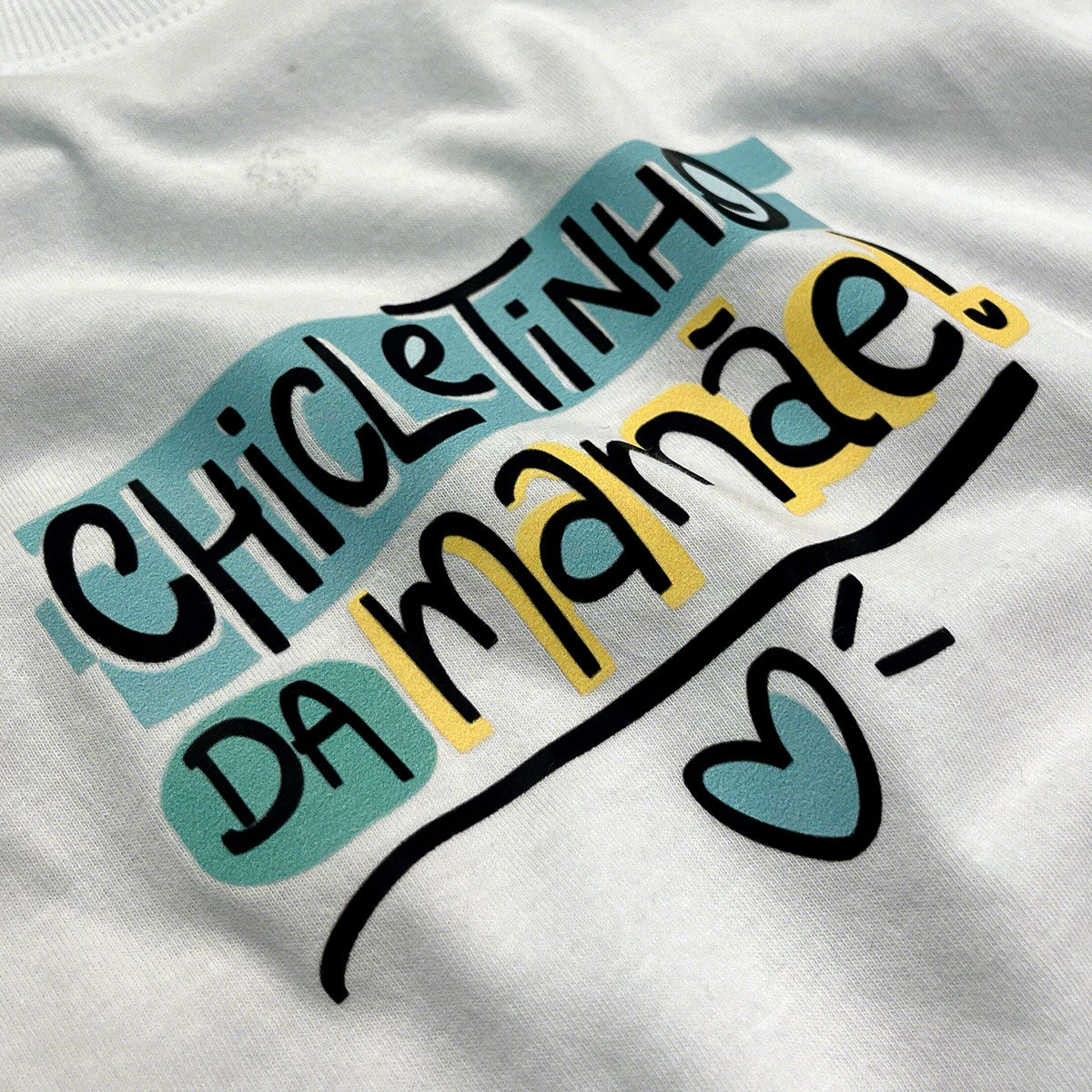 T-Shirt Infantil Branca Chicletinho da Mamãe Azul