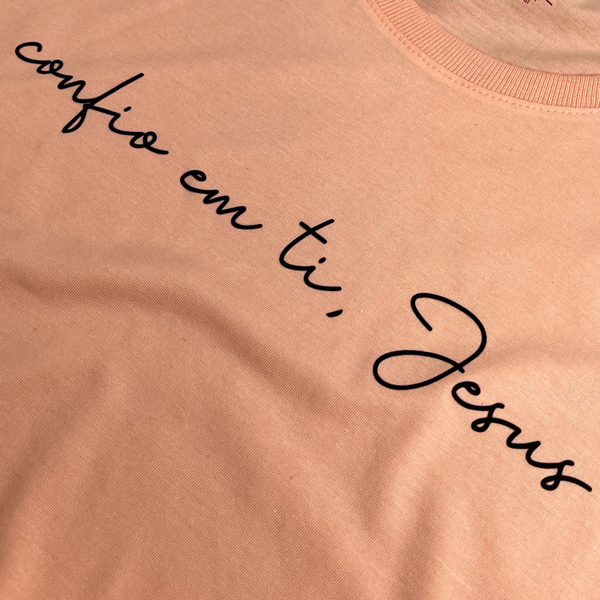 Camiseta Feminina Salmão Confio Em Ti Jesus