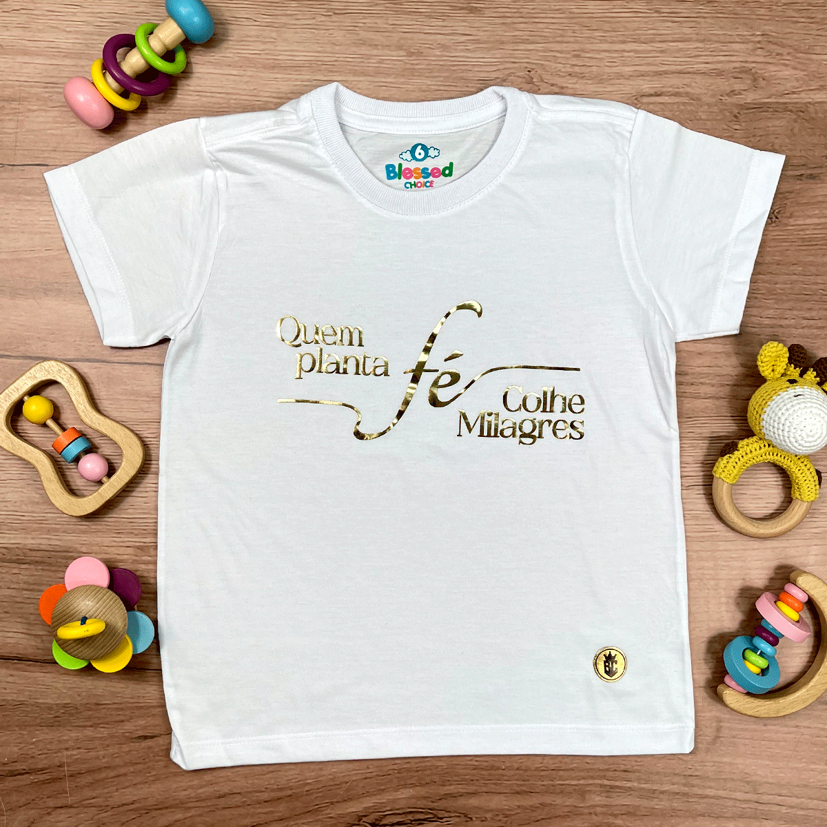 T-Shirt Infantil Branca Quem Planta Fé Dourado