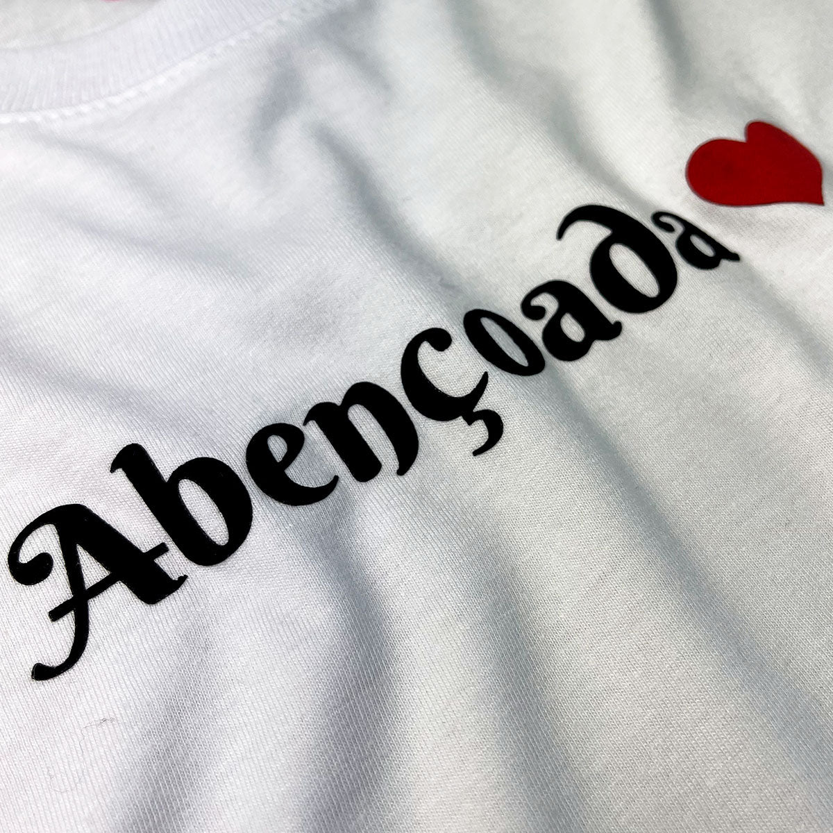 Camiseta Feminina Branca Abençoada