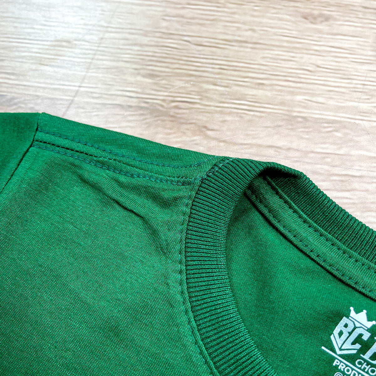 T-Shirt Infantil Verde Árvore Fé Paz Dourado