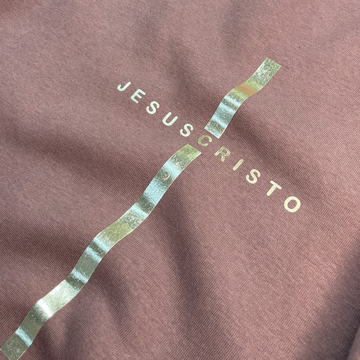 Moletom Marrom Cruz Dourada Jesus Cristo