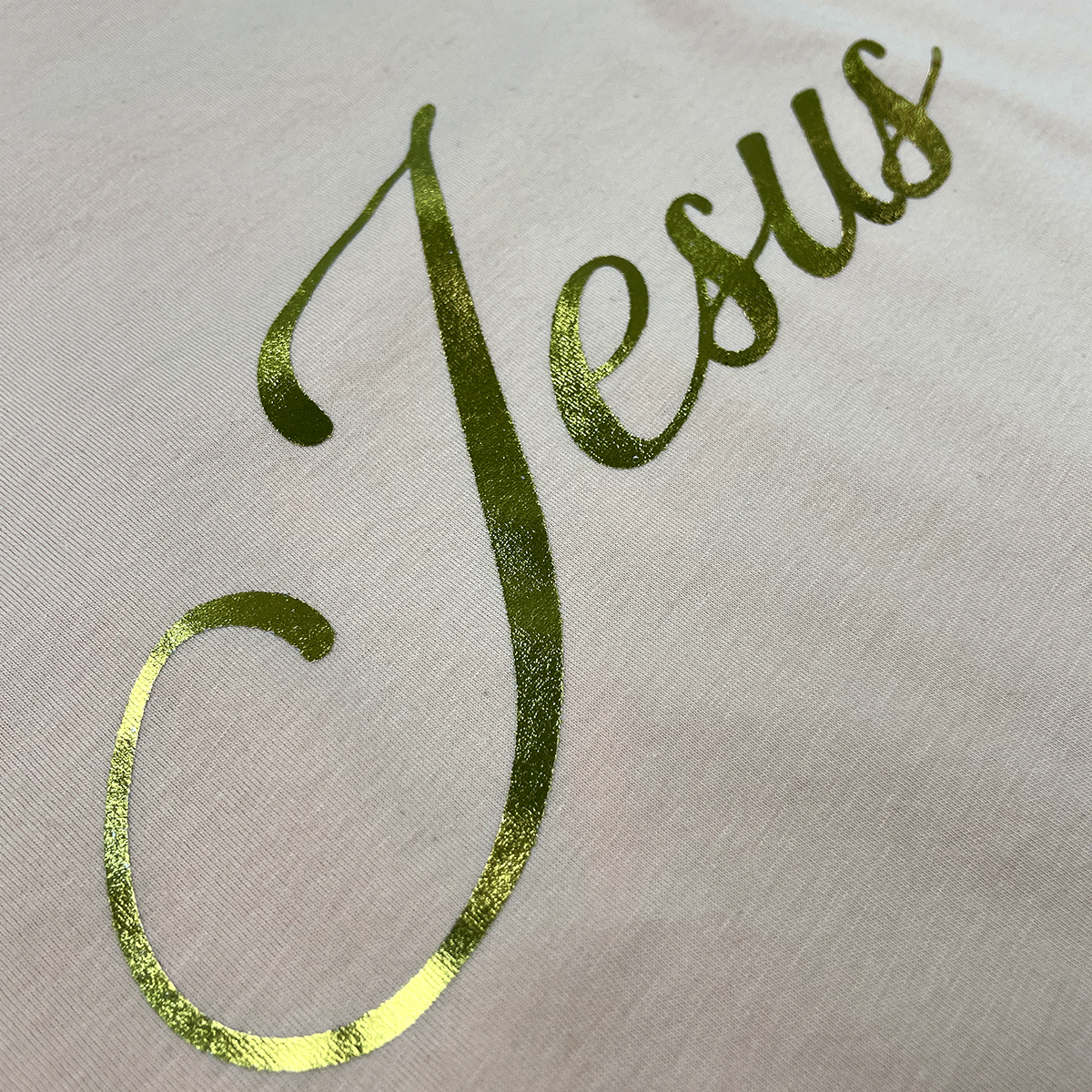 Camiseta Feminina Salmão Jesus Dourado