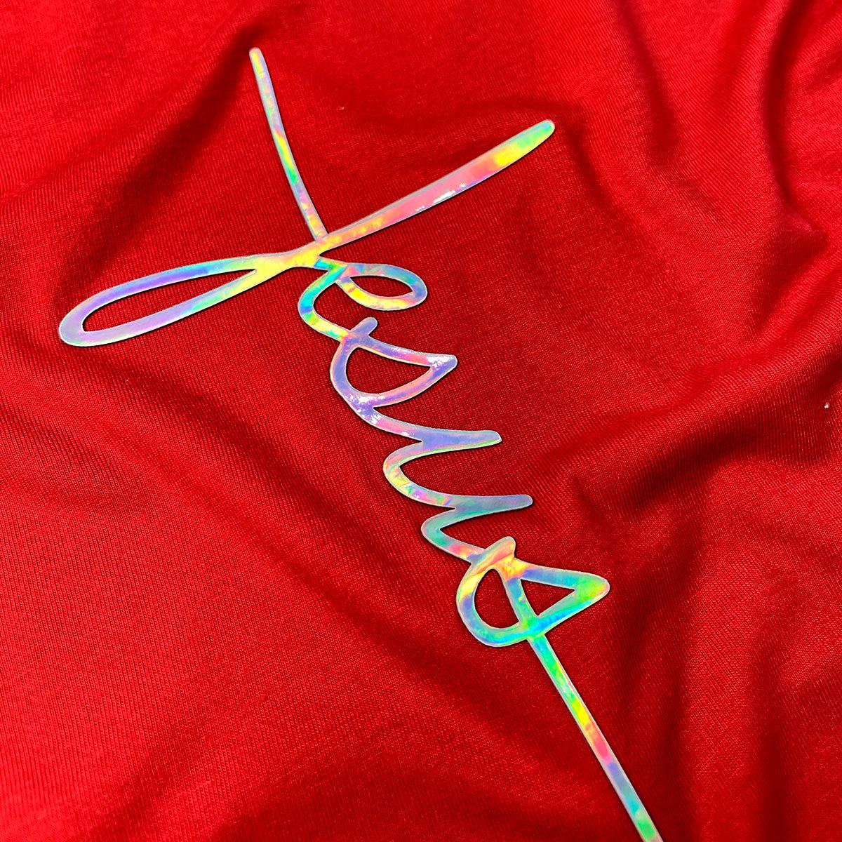 Camiseta Feminina Vermelha Aplique Cruz Jesus