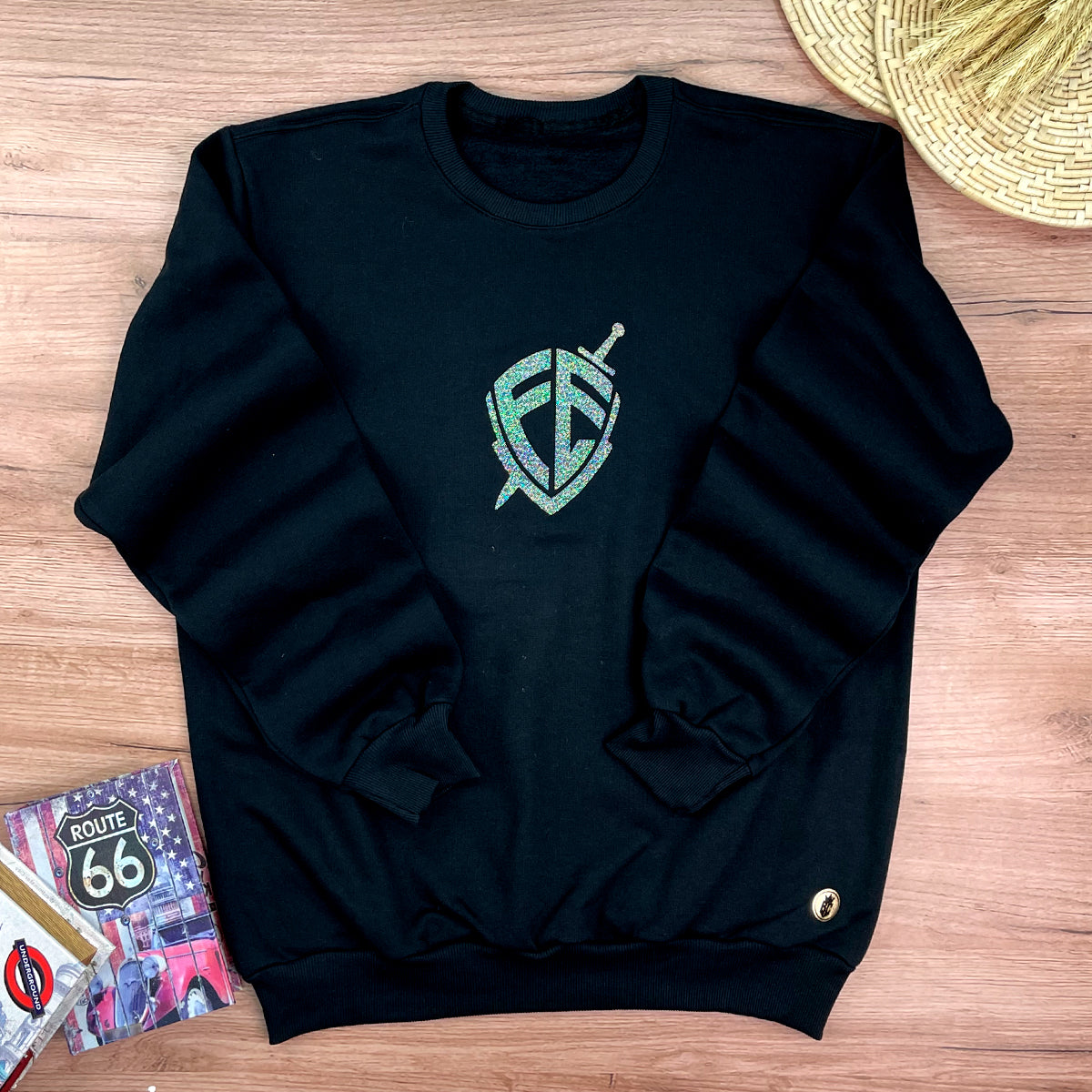 Moletom Preto Escudo Fé