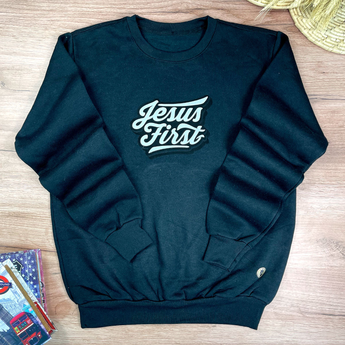 Moletom Preto Jesus First