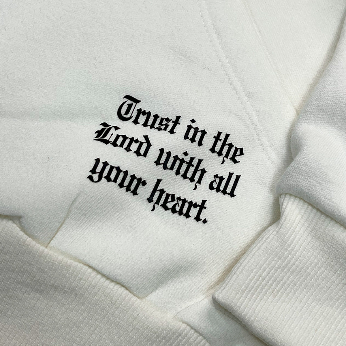 Moletom Canguru Com Capuz Off White O Amor De Cristo Nos Uniu