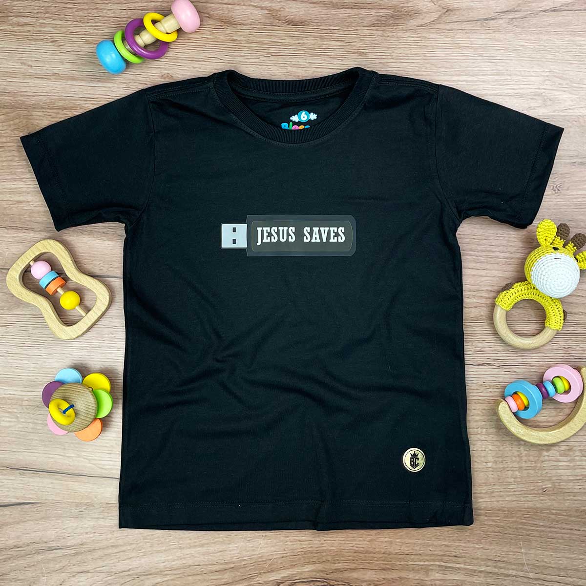 T-Shirt Infantil Preta Pen Drive Jesus Saves