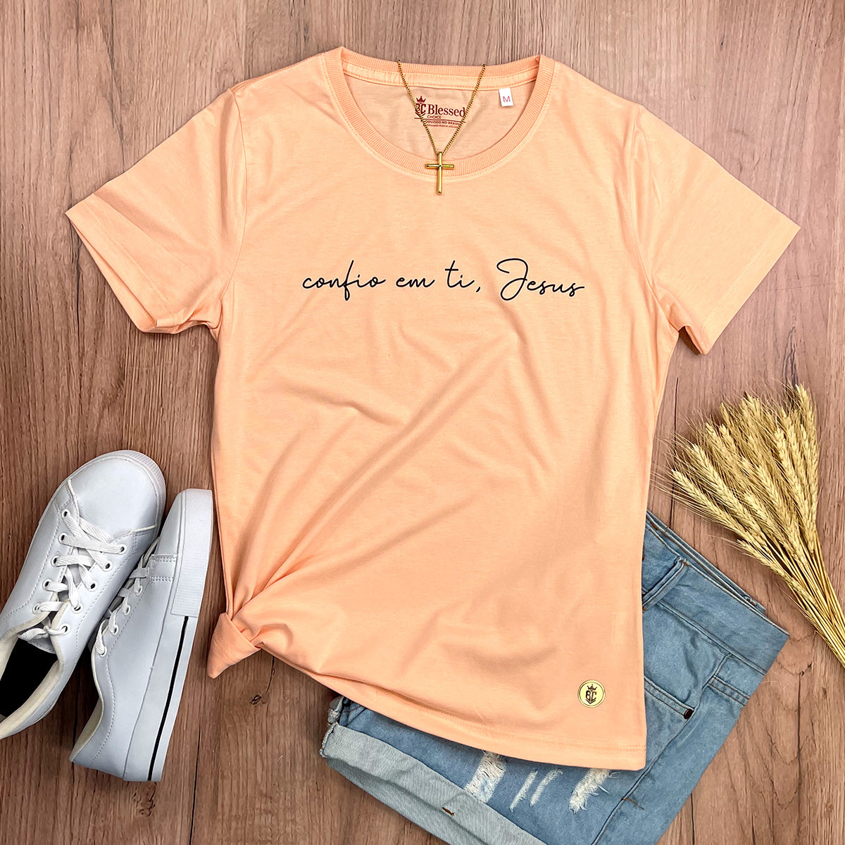 Camiseta Feminina Salmão Confio Em Ti Jesus