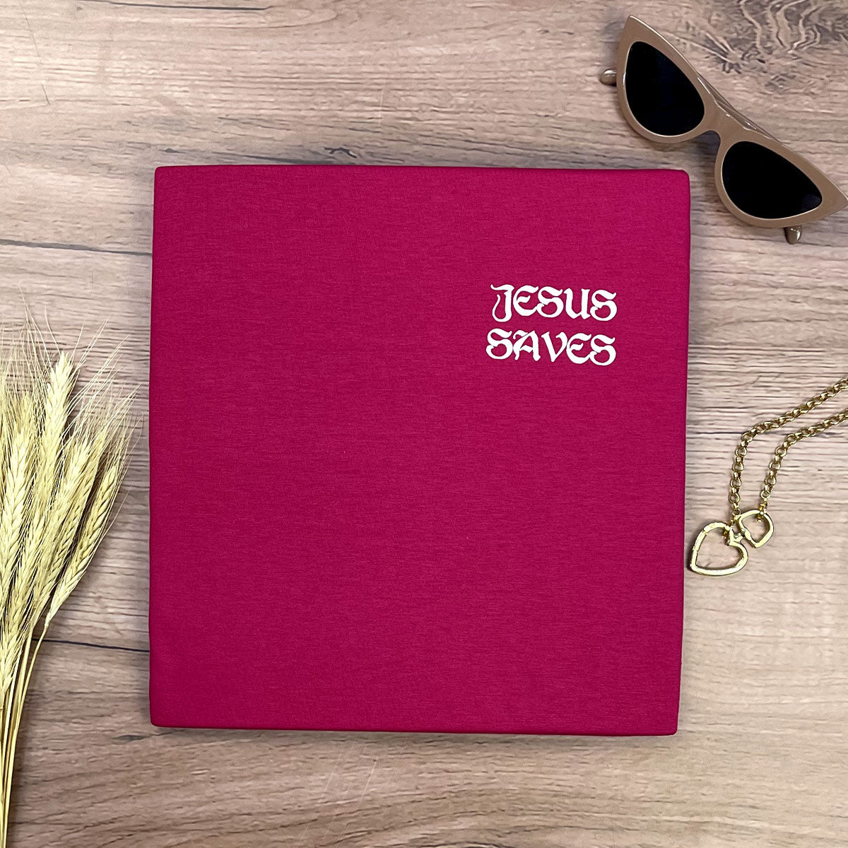 Camiseta Feminina Pink Jesus Saves