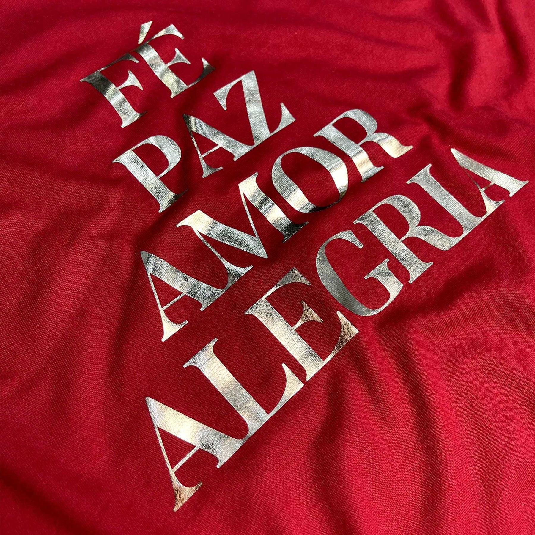 Camiseta Feminina Vermelha Fé Paz Dourado