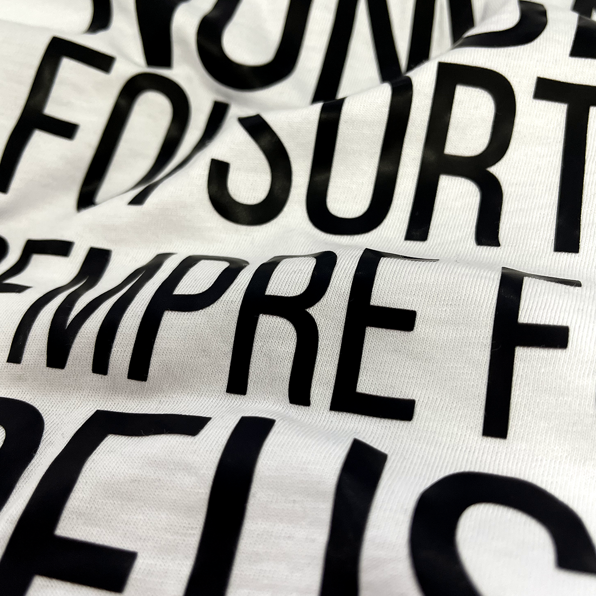 Camiseta Feminina Branca Nunca foi sorte sempre foi Deus.