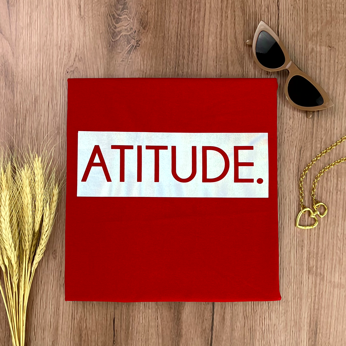 Camiseta Feminina Vermelha Atitude Holográfico