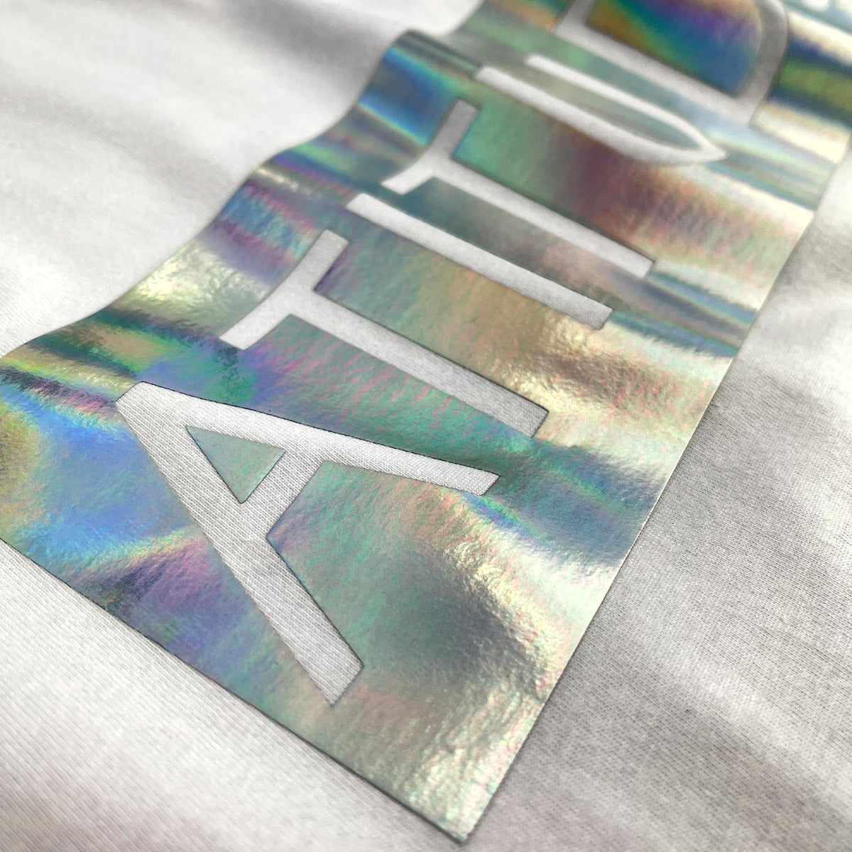Camiseta Feminina Branca Atitude Holográfico