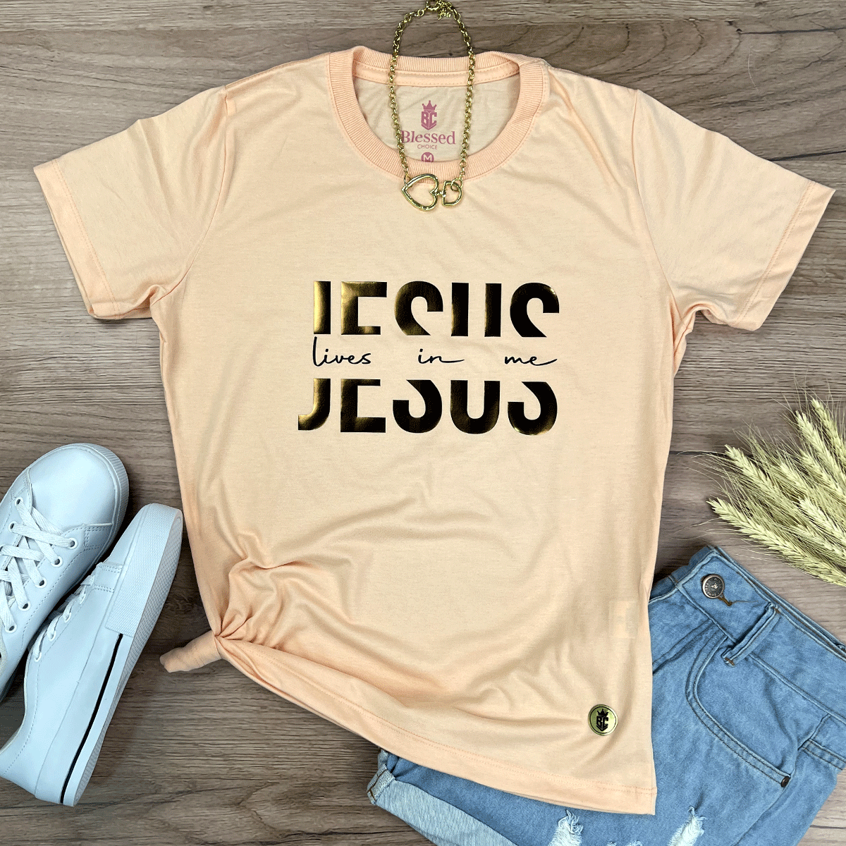 Camiseta Feminina Salmão Jesus Lives In Me