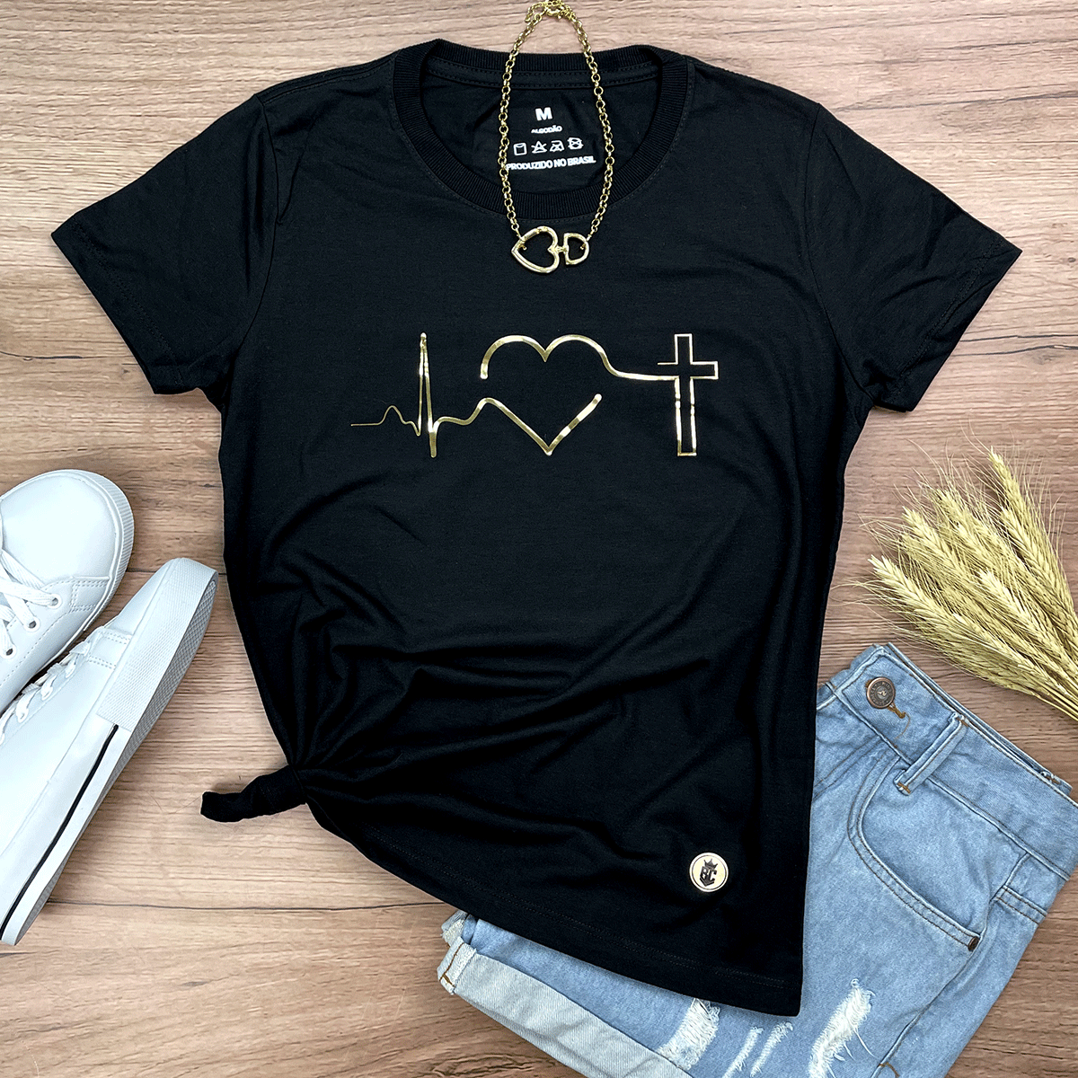 Camiseta Feminina Preta Batimento Coração Dourado