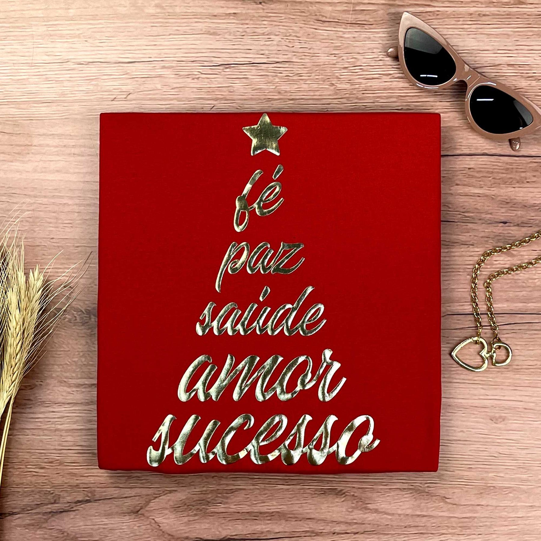 Camiseta Feminina Vermelha Árvore Fé Paz Dourado