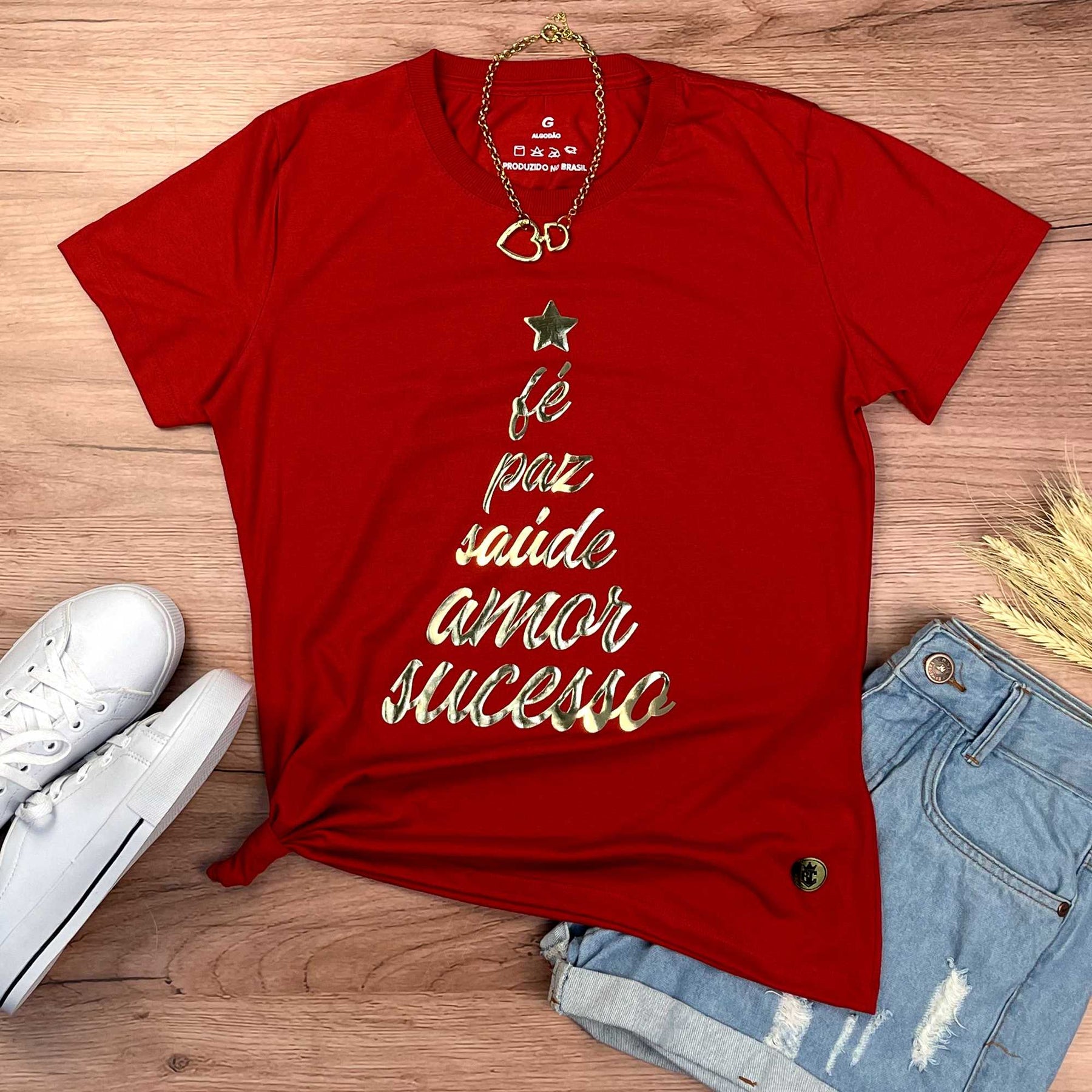 Camiseta Feminina Vermelha Árvore Fé Paz Dourado