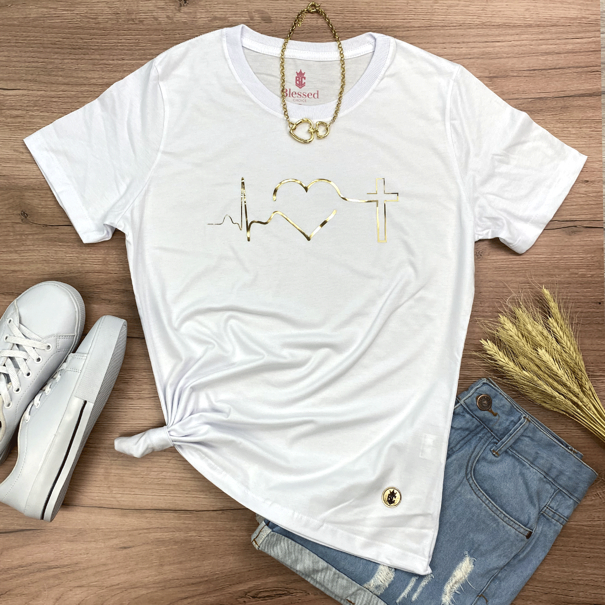 Camiseta Feminina Branca Batimento Coração Dourado