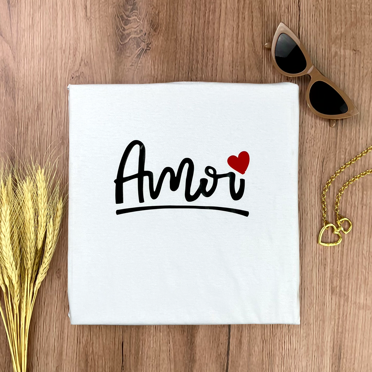 Camiseta Feminina Branca Amor Coração