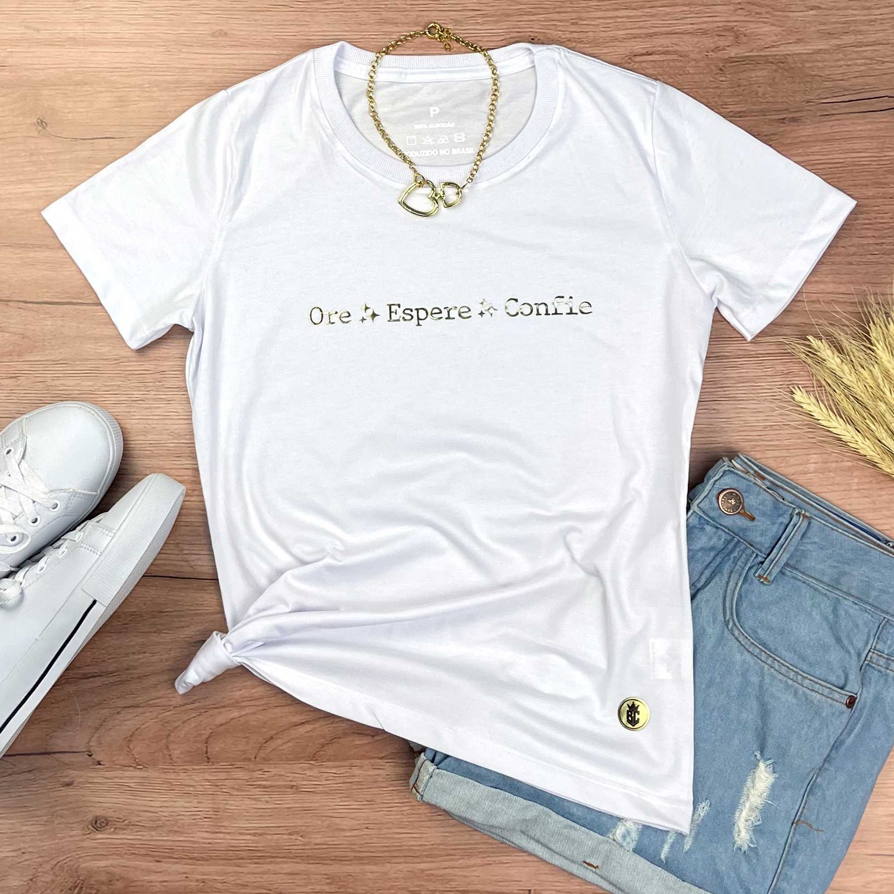 Camiseta Feminina Branca Ore Espere Confie Dourado