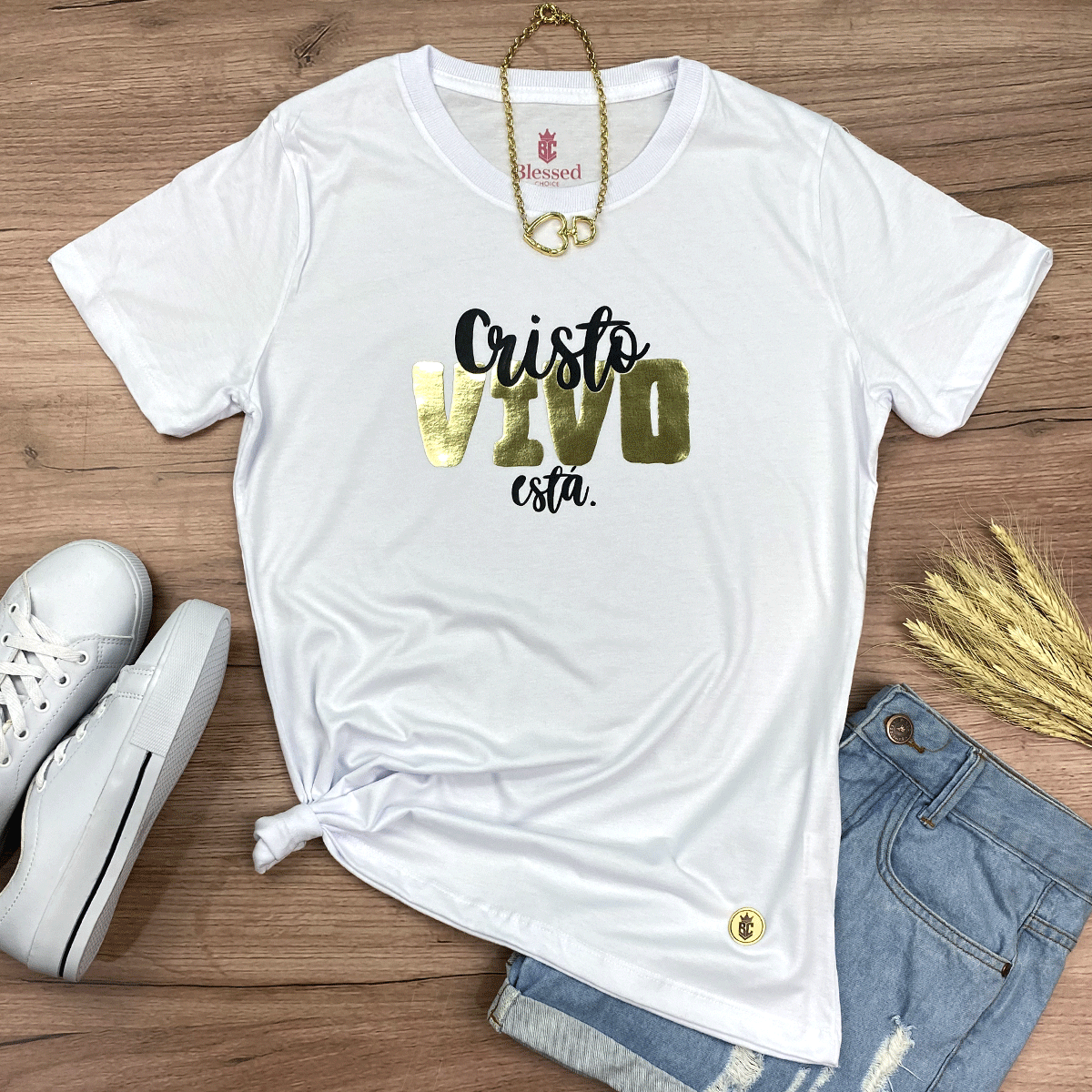 Camiseta Feminina Branca Cristo Vivo Está