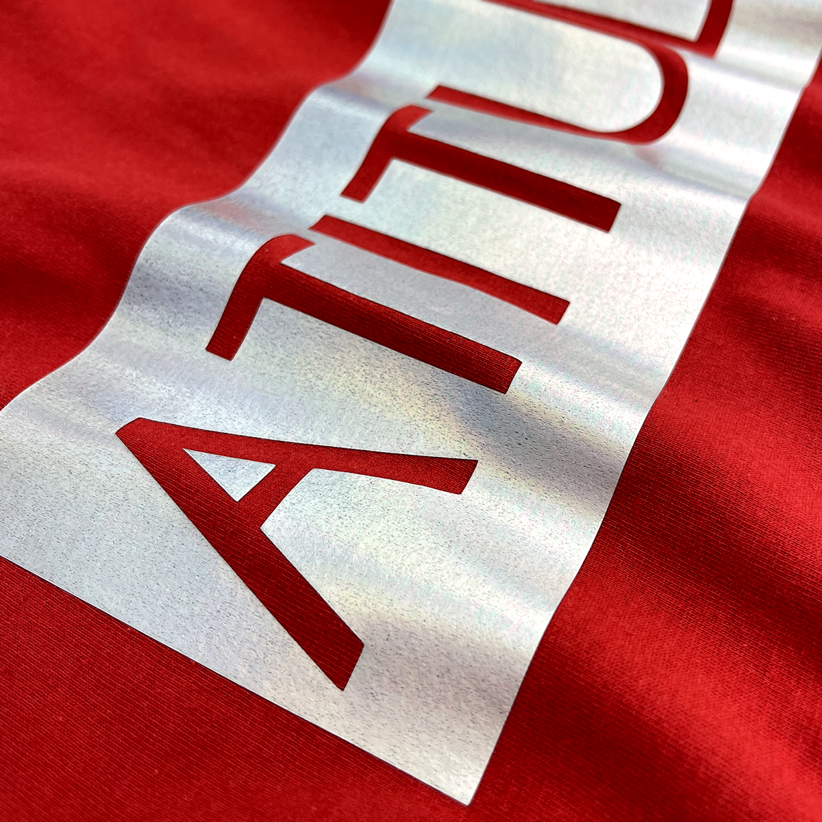 Camiseta Feminina Vermelha Atitude Holográfico