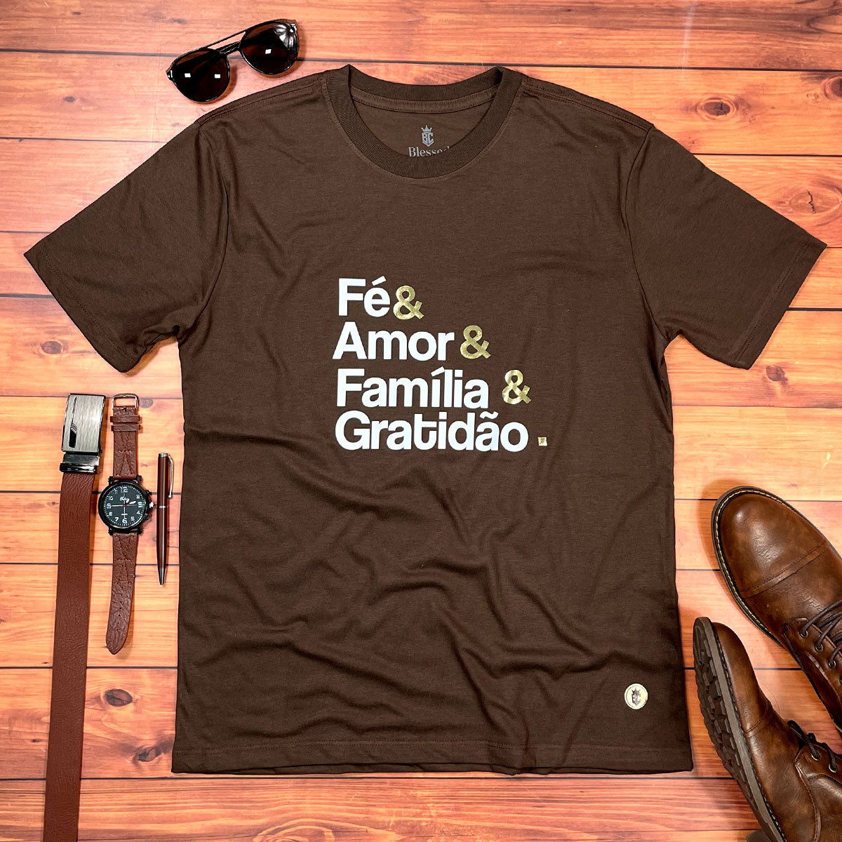 Camiseta Masculina Marrom Fé & Amor Dourado