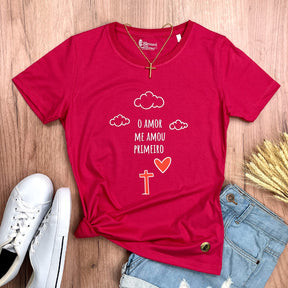 Camiseta Feminina Pink Desenho O Amor Me Amou