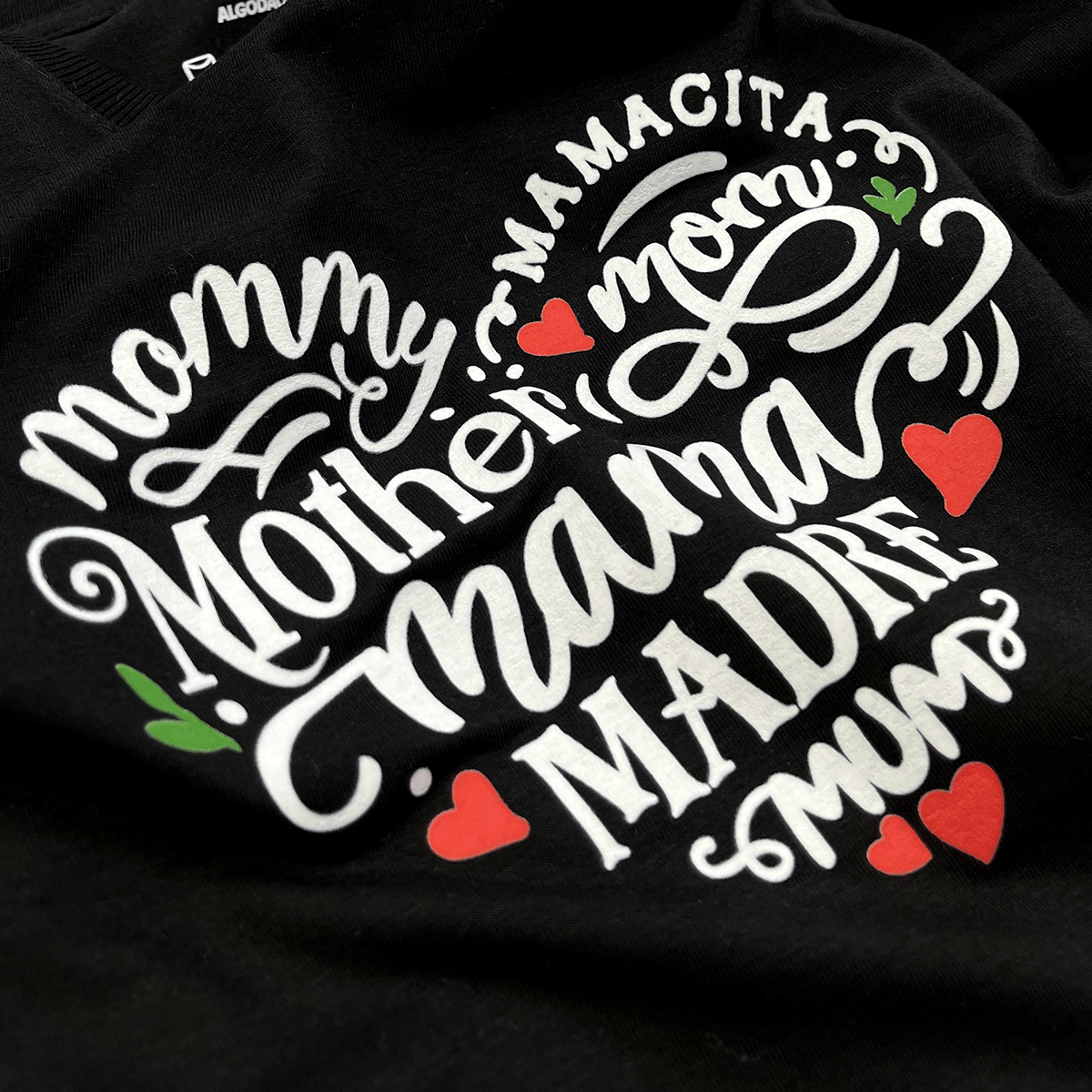 Camiseta Feminina Preta Coração Mommy