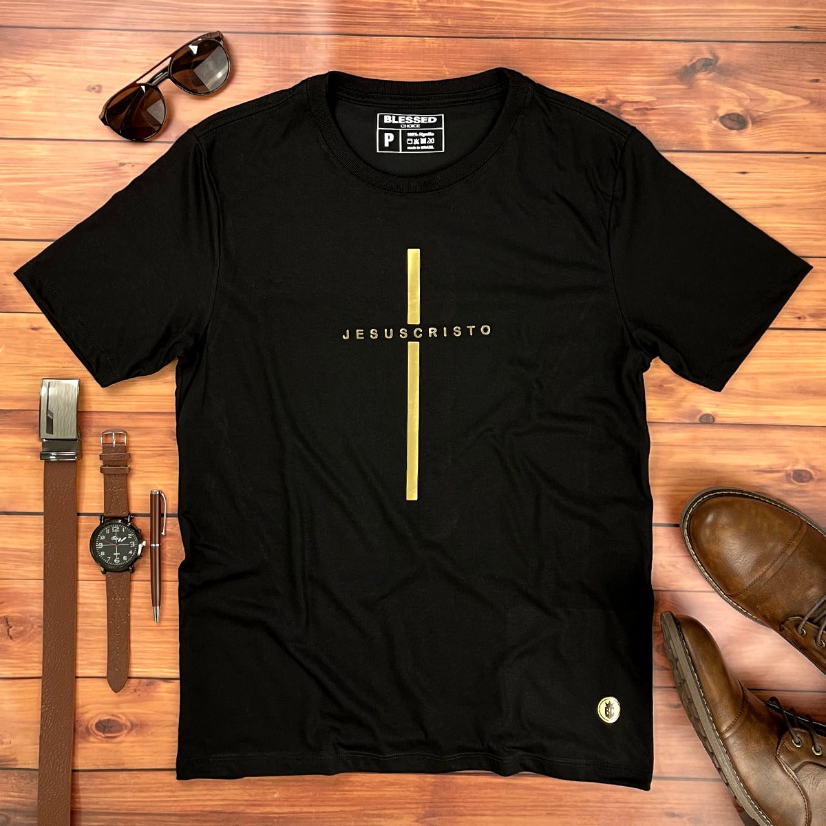 Camiseta Masculina Preta Cruz Dourada Jesus Cristo