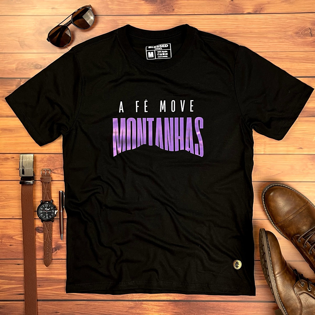 Camiseta Masculina Preta A fé Move Montanhas