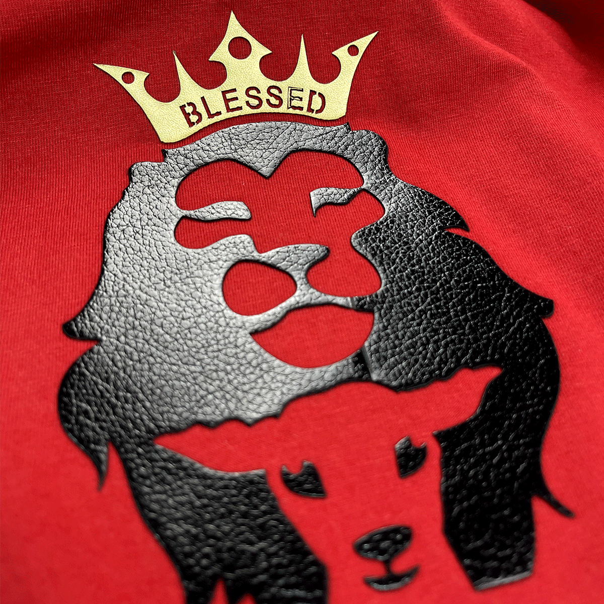 Camiseta Masculina Vermelha Coroa Cordeiro e Leão
