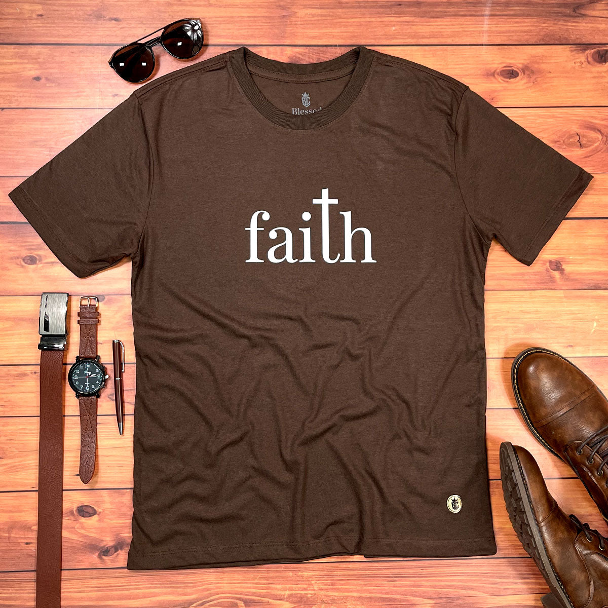 Camiseta Masculina Marrom Faith