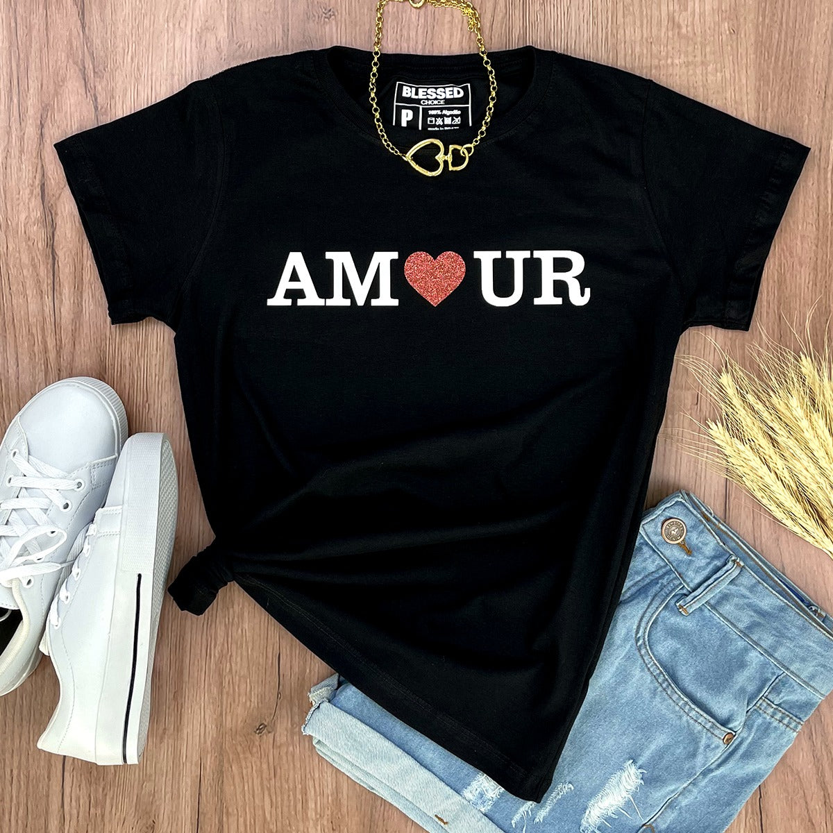 Camiseta Feminina Preta Amour Coração