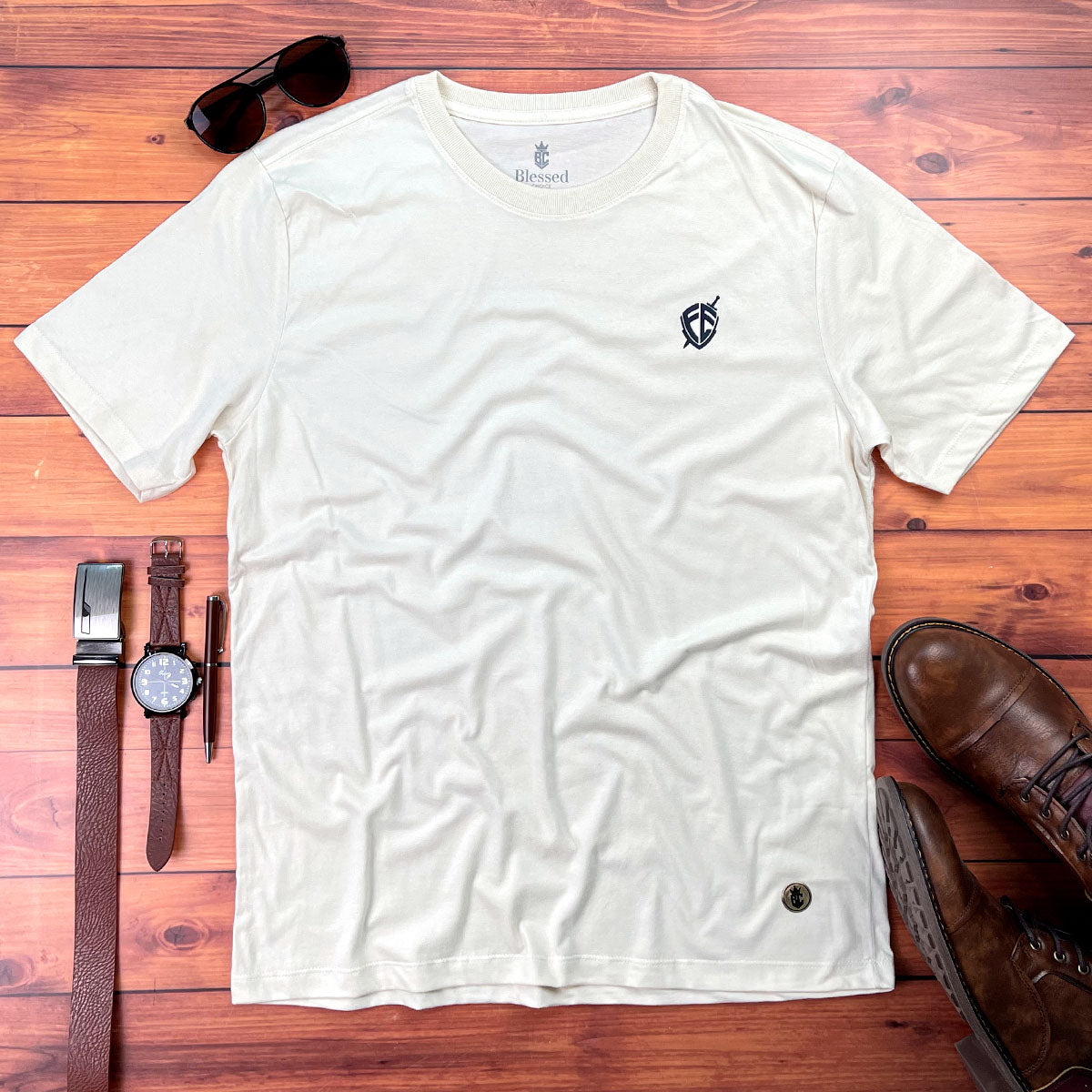 Camiseta Masculina Off White Escudo Fé Detalhe