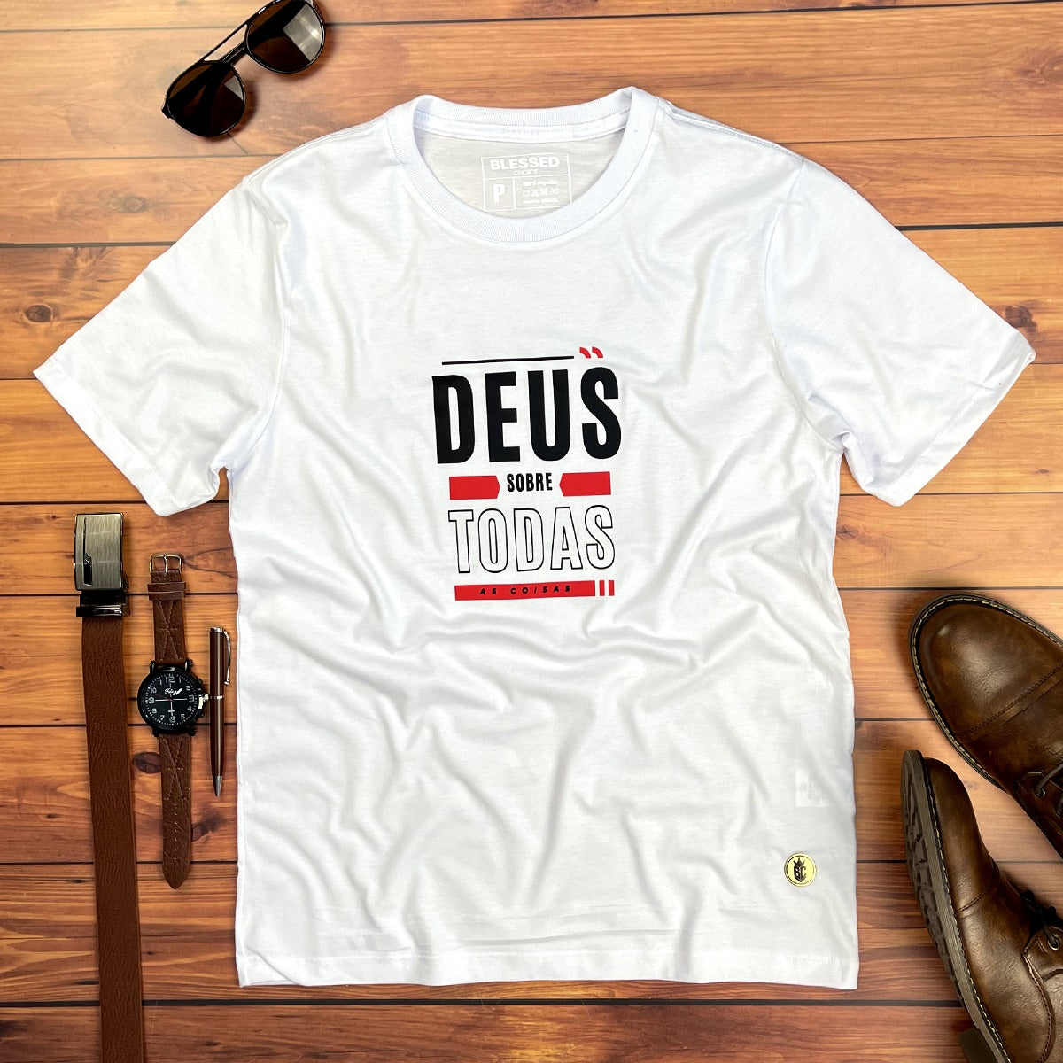 Camiseta Masculina Branca Deus sobre todas as coisas