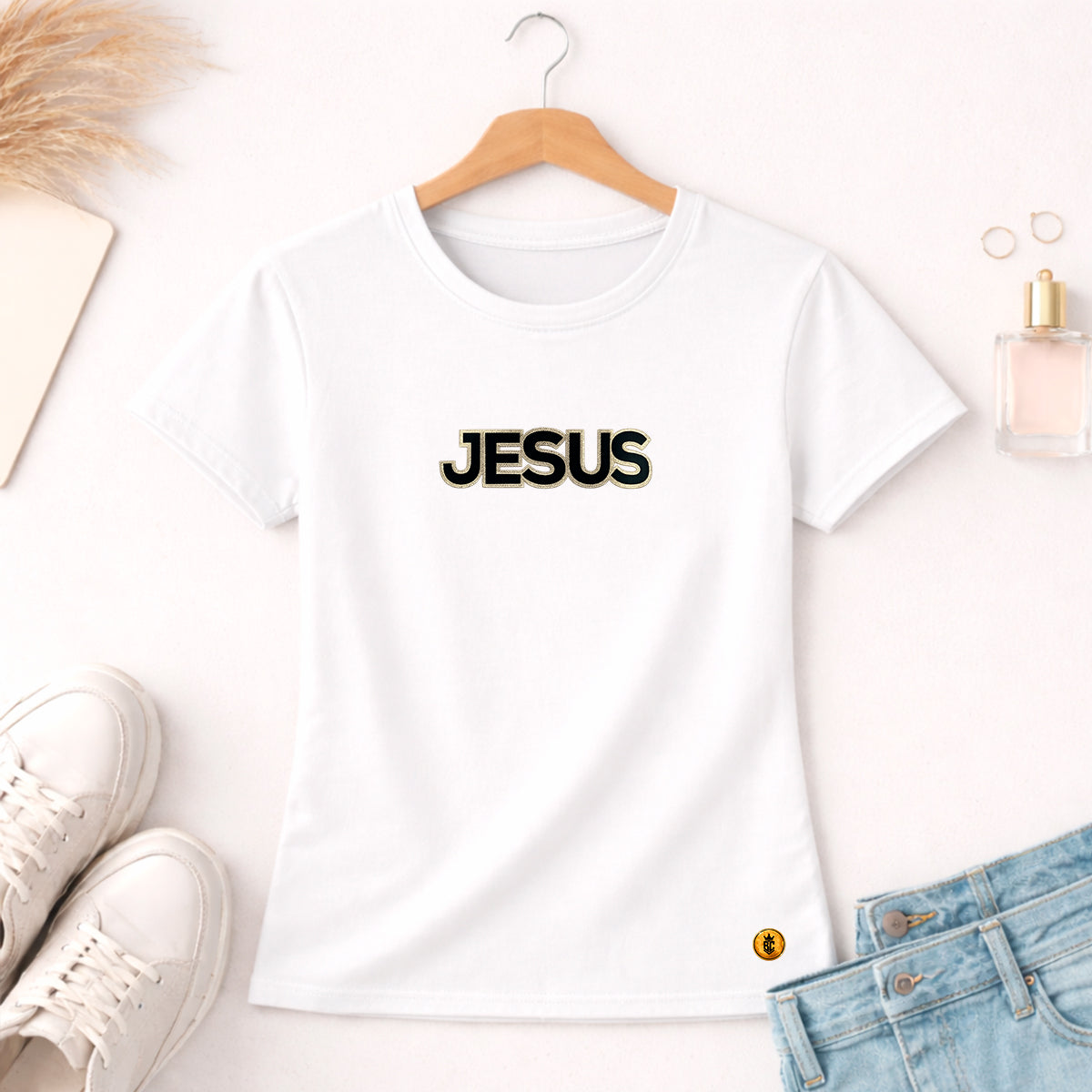 Camiseta Feminina Branca Jesus Aplique Camaleão