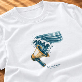 Camiseta Feminina Branca Sua voz acalma