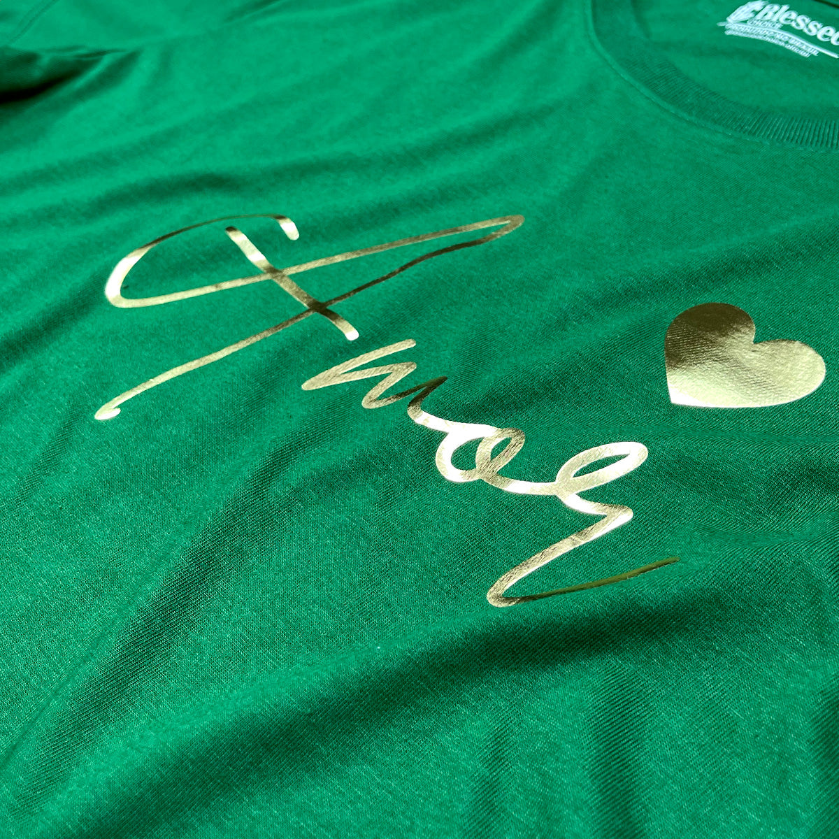 Camiseta Feminina Verde Amor Coração Dourado