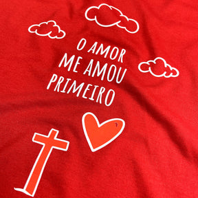 T-Shirt Infantil Vermelha Desenho O Amor Me Amou