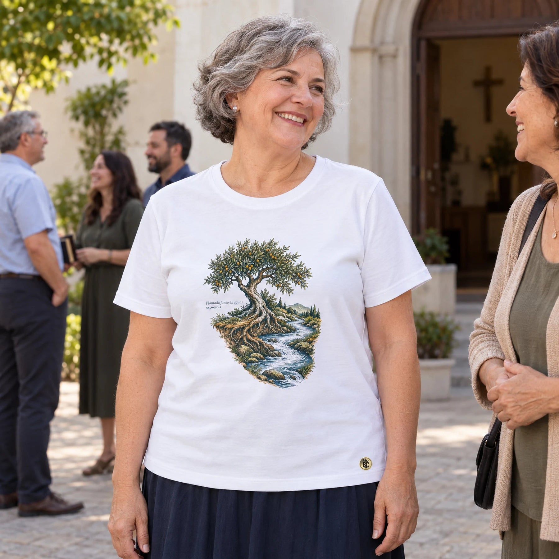 Camiseta Feminina Branca Plantado junto às águas