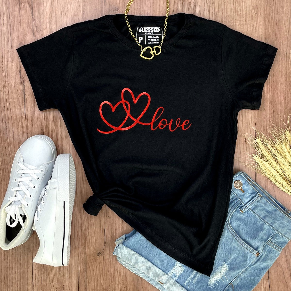 Camiseta Feminina Preta Love Corações
